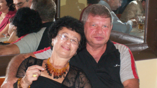 מיכאל רבינוביץ' ז"ל לצד אשתו סטלה