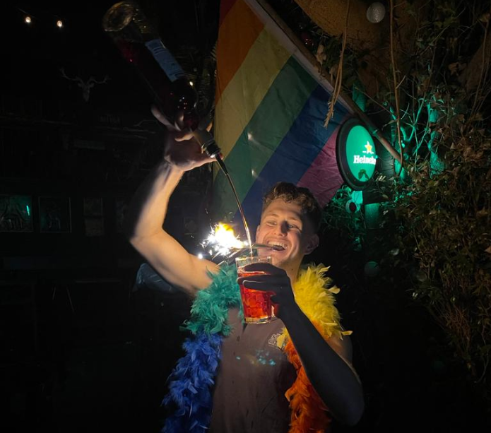 ליין הגאווה ברידם סושיאל