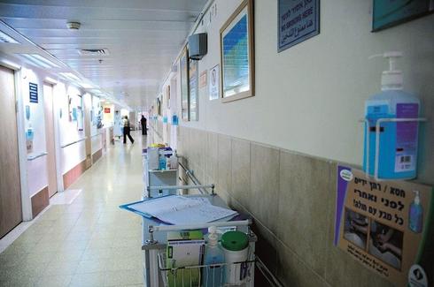 המחלקה האונקולוגית בסורוקה, מסדרון בית חולים. צילום: הרצל יוסף